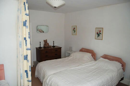 Bedroom with single beds